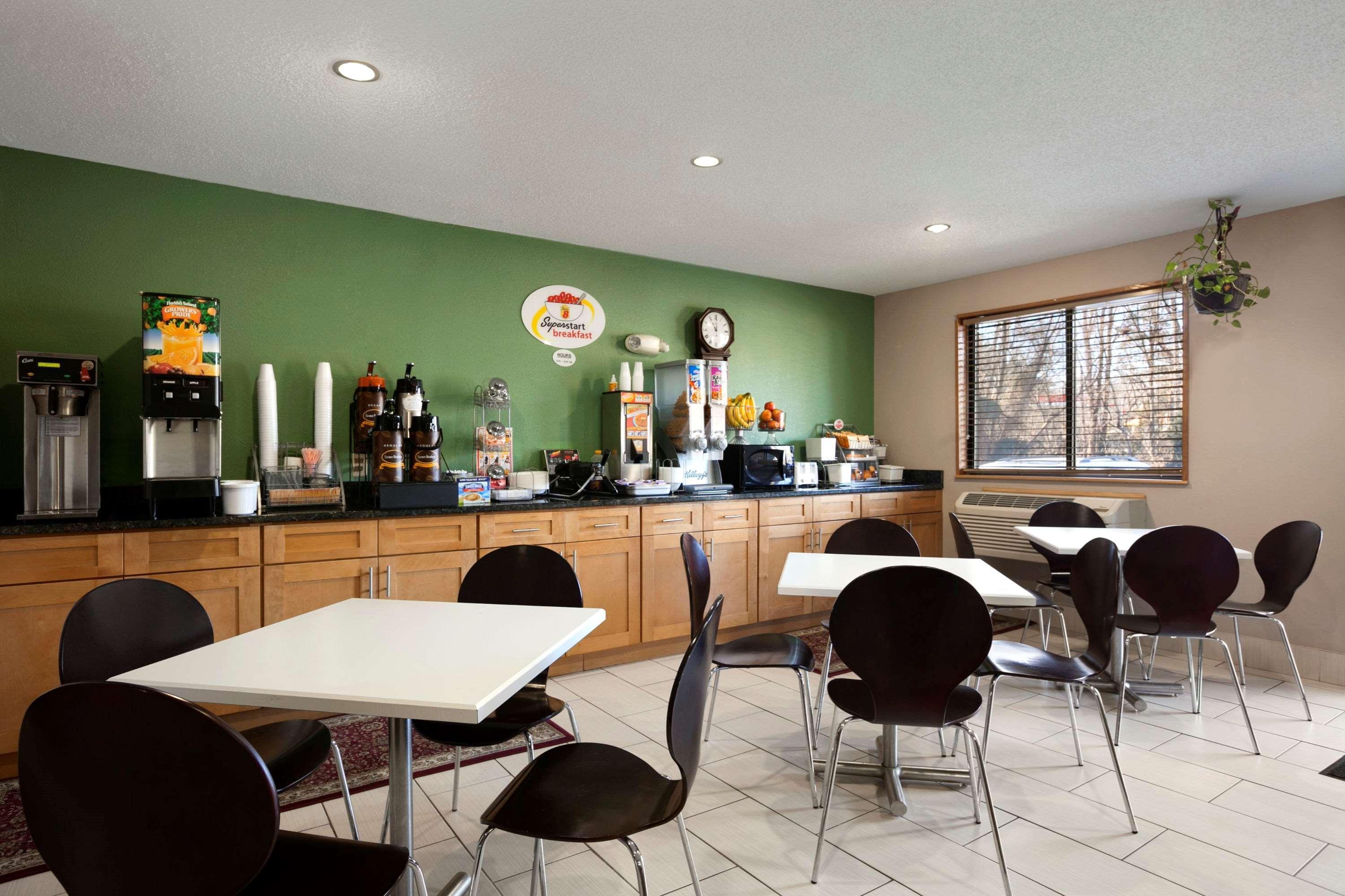 Hotel Super 8 By Wyndham Richmond/Chamberlayne Rd Esterno foto