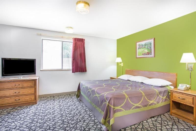 Hotel Super 8 By Wyndham Richmond/Chamberlayne Rd Esterno foto