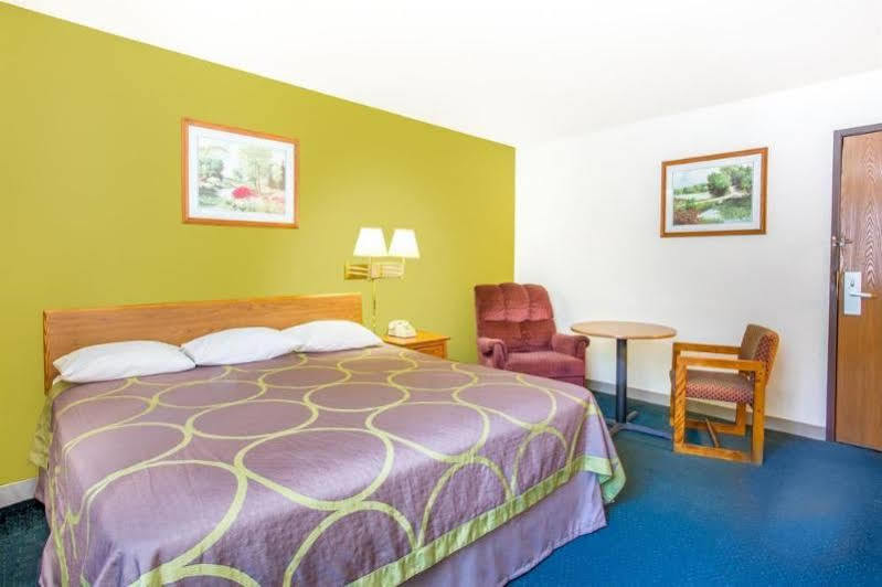 Hotel Super 8 By Wyndham Richmond/Chamberlayne Rd Esterno foto