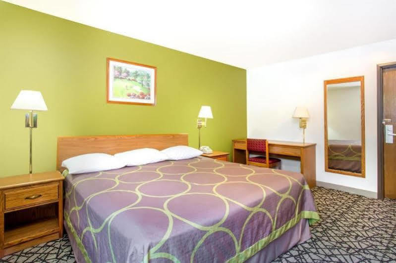 Hotel Super 8 By Wyndham Richmond/Chamberlayne Rd Esterno foto